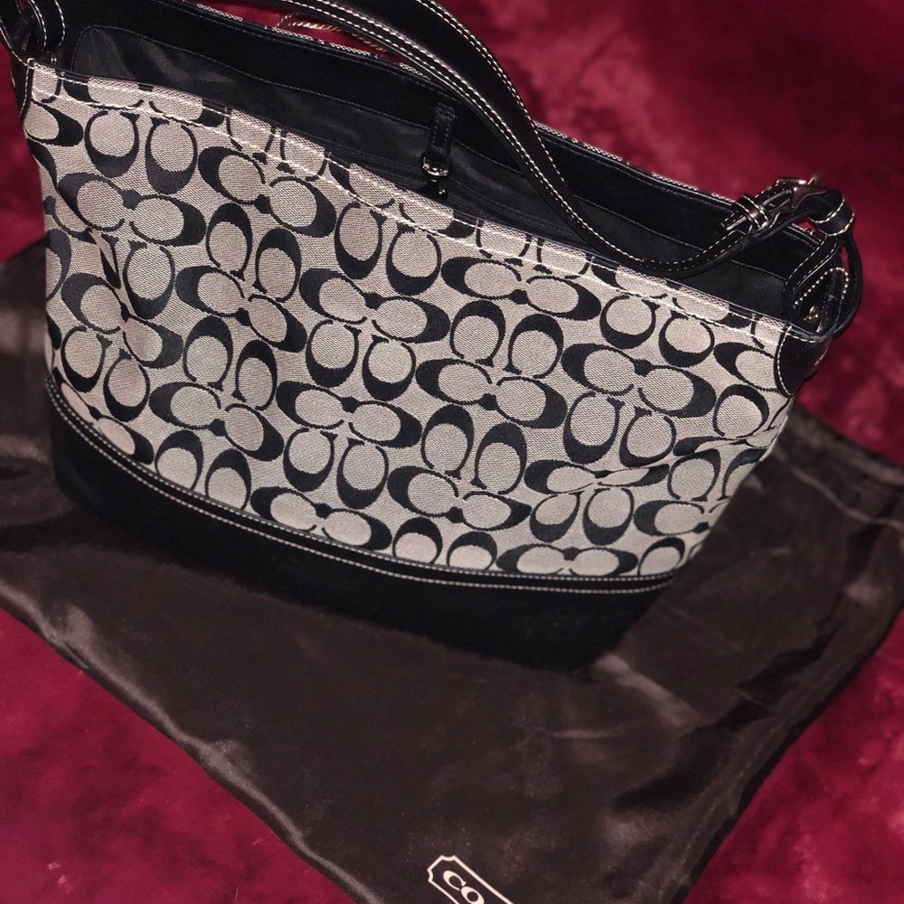 Black coach shoulder bag like new
